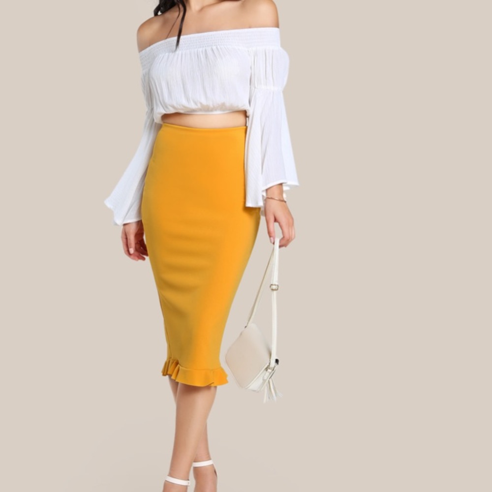 Yellow ruffled skirt!